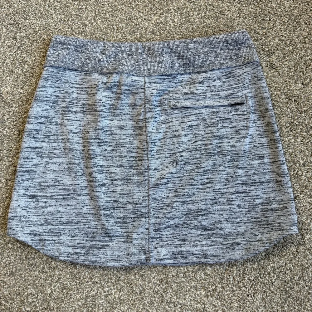 Athleta Downplay Gray Heathered Drawstring Skirt Womens Small‎